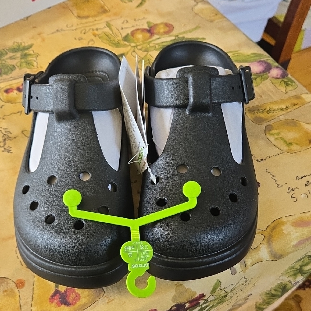 CROCS Classic Mary Jane NWT